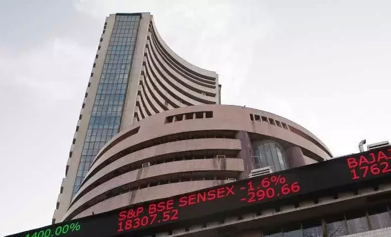 लाल निशान में खुला भारतीय शेयर बाजार, ऑटो और आईटी सेक्टर में दिखी बिकवाली