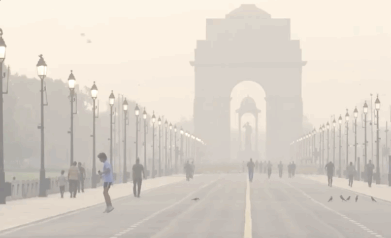 दिल्ली-एनसीआर में वायु गुणवत्ता सूचकांक में गिरावट, मुंडका में एक्यूआई 400 पार, नोएडा की भी स्थिति खराब