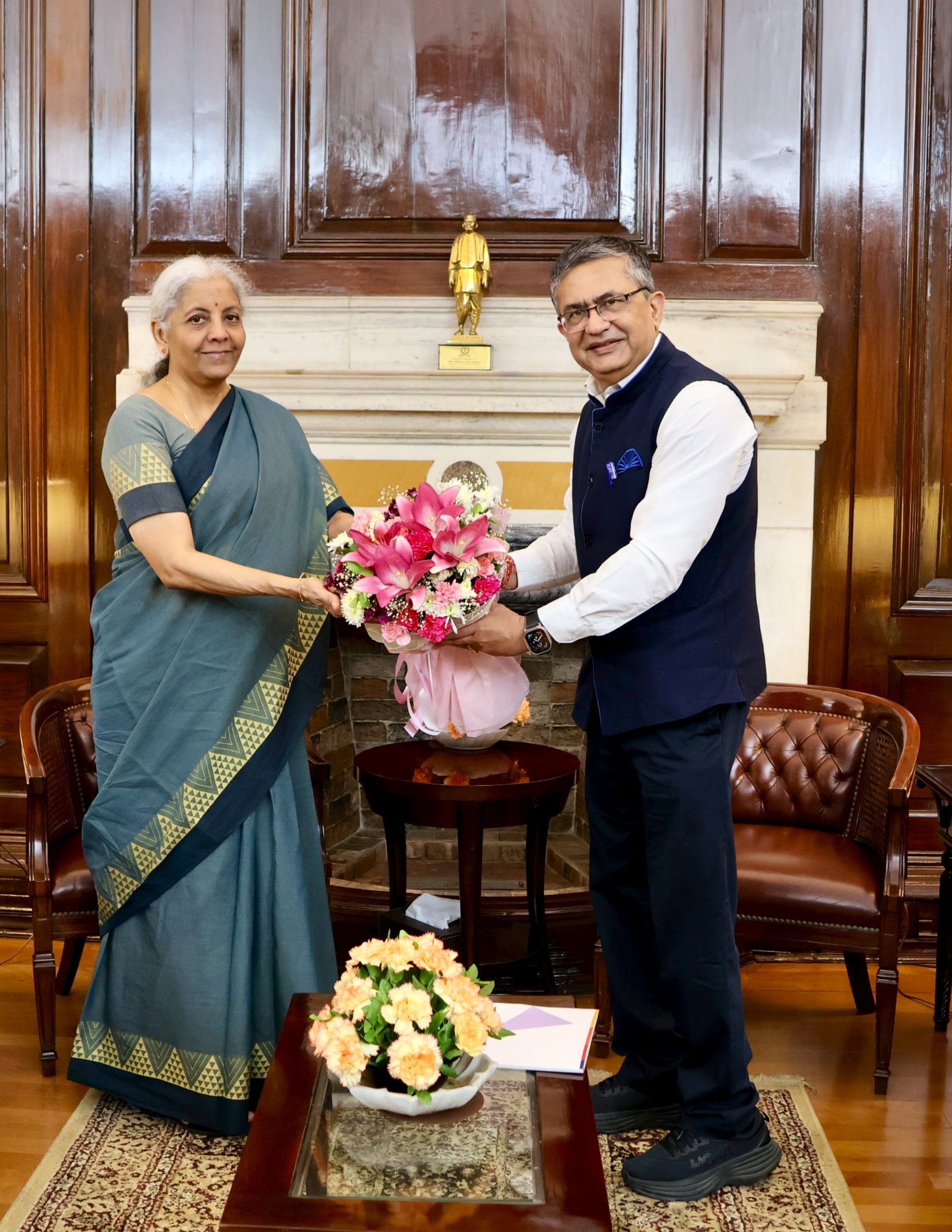 सीतारमण के विजन से प्रभावित एनएसई सीईओ, ‘विकसित भारत’ के लिए उठाए गए कदमों को बताया मिसाल