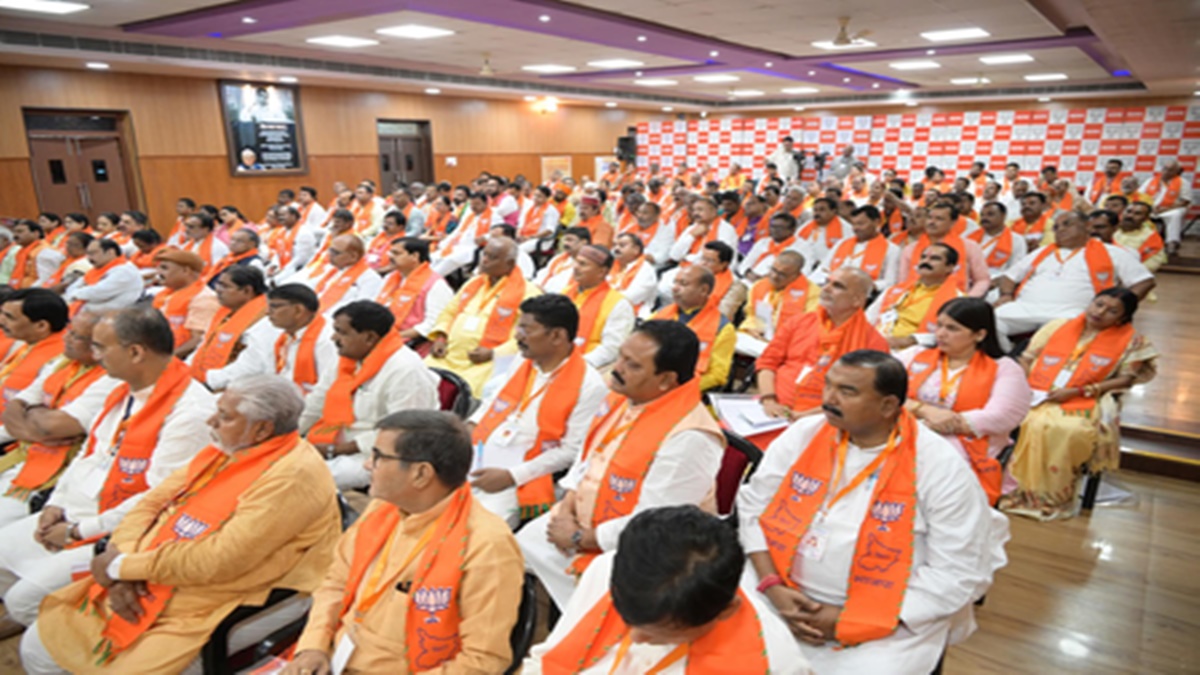 बिहार : पीएम मोदी ने प्रदेश के वरिष्ठ भाजपा नेताओं के साथ की बैठक, दिए कई सुझाव