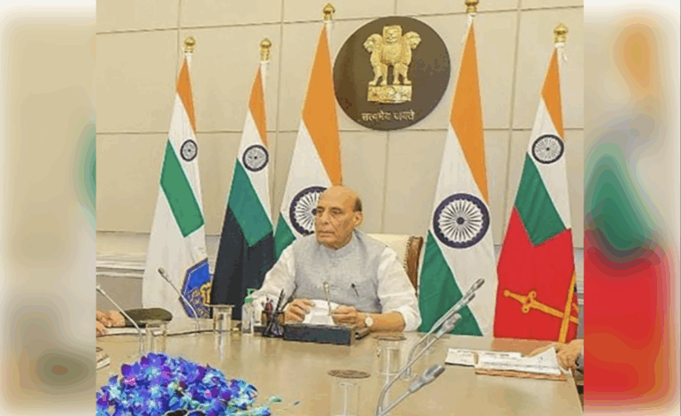 रक्षा मंत्री राजनाथ सिंह ने की पश्चिमी सीमा पर सुरक्षा स्थिति की समीक्षा, सीडीएस, थल सेना और नौसेना प्रमुख बैठक में रहे मौजूद