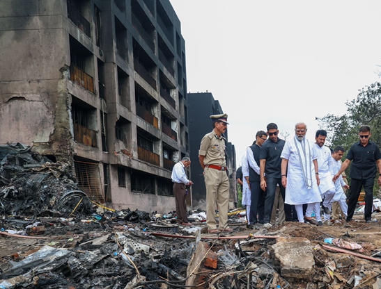 अहमदाबाद विमान हादसा: प्रधानमंत्री मोदी ने कहा, ‘इसे शब्दों में बयां नहीं किया जा सकता’