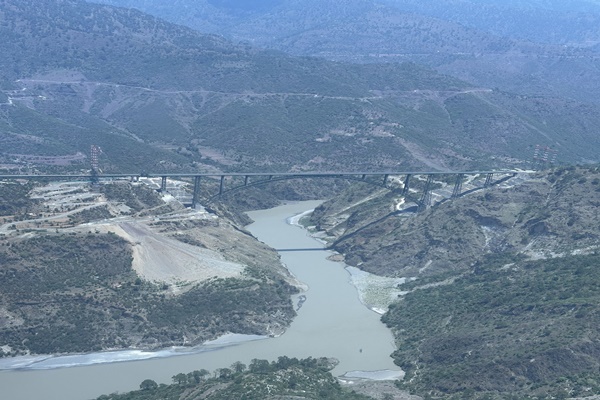‘सपने नहीं, हकीकत बुनते हैं’, केंद्रीय रेल मंत्री अश्विनी वैष्णव ने चिनाब ब्रिज का वीडियो किया साझा