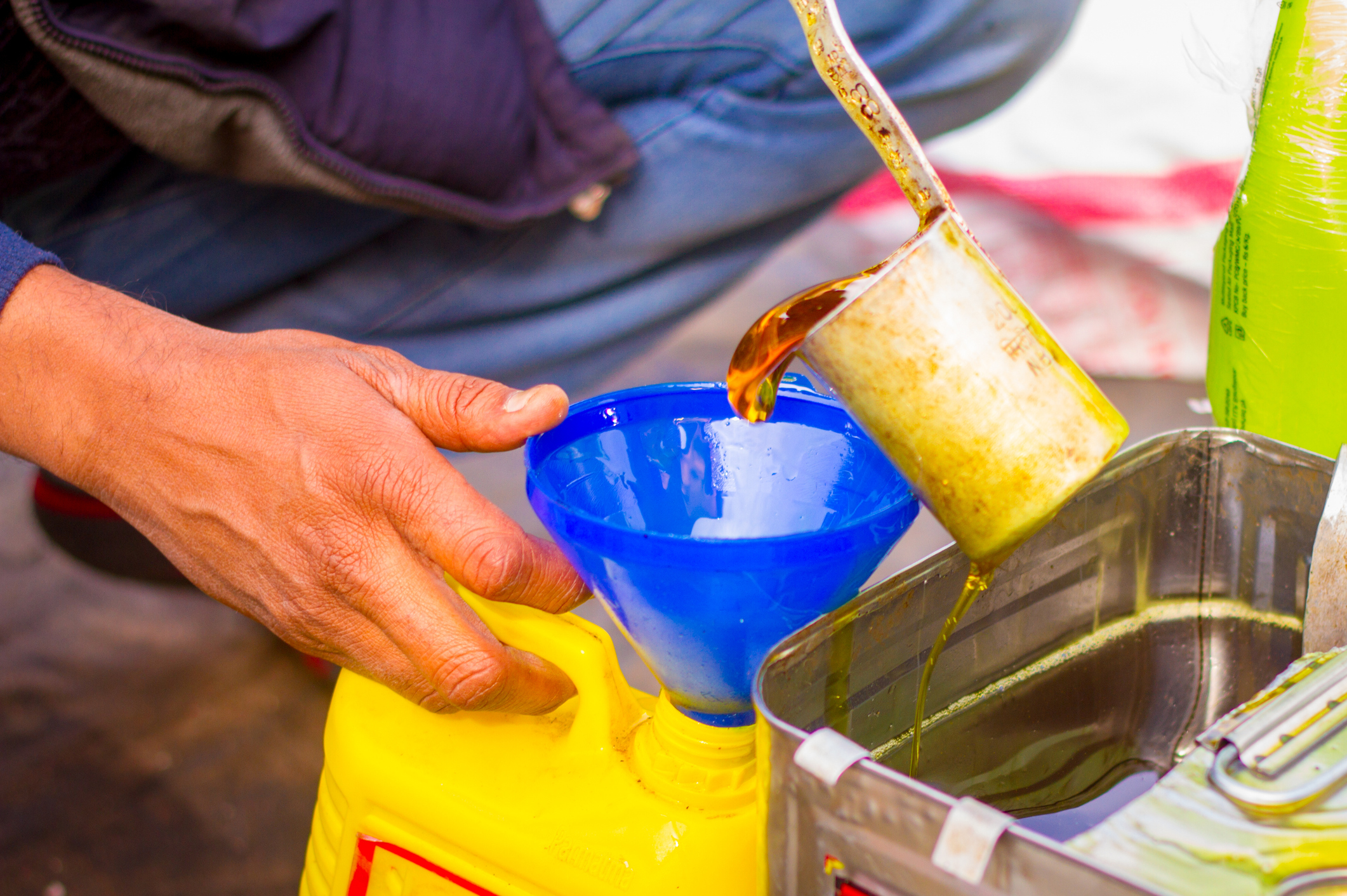 सरकार ने प्रमुख आयातित कच्चे खाद्य तेलों पर मूल सीमा शुल्क को 20 प्रतिशत से घटाकर किया दस प्रतिशत