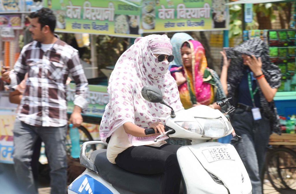 उत्तर भारत में भीषण गर्मी, मौसम विभाग ने जारी किया अलर्ट