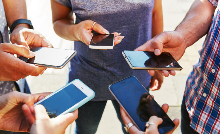 सेवा, सुशासन, गरीब कल्याण के 11 साल : भारत में हर सप्ताह 63 लाख से अधिक फोन का उत्पादन