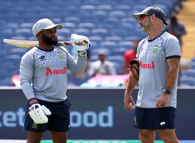 न्यूजीलैंड क्रिकेट टीम में भारी फेरबदल, कोच को हटाकर साउथ अफ्रीकी दिग्गज को सौंपी जिम्मेदारी