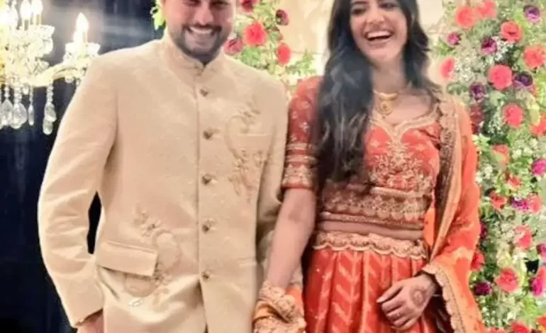 भारतीय क्रिकेटर कुलदीप यादव ने बचपन की दोस्त से की सगाई, कौन हैं उनकी होने वाली दुल्हन वंशिका