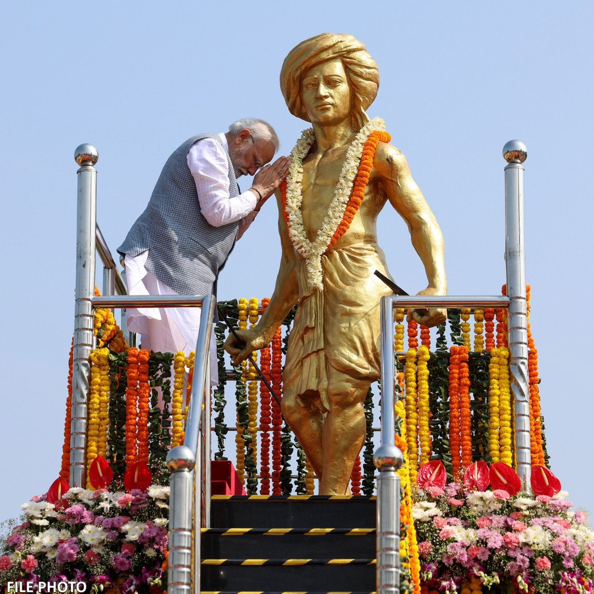 पीएम मोदी ने भगवान बिरसा मुंडा को उनके बलिदान दिवस पर दी श्रद्धांजलि