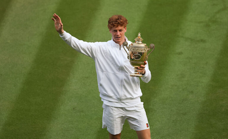जैनिक सिनर ने कार्लोस अल्काराज को हराकर रचा इतिहास, जीता पहला विंबलडन खिताब