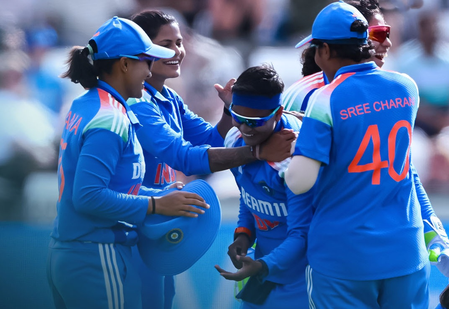 भारतीय महिला क्रिकेट टीम ने इंग्लैंड के खिलाफ 2-1 से जीती वनडे सीरीज, बनाया अनूठा रिकॉर्ड