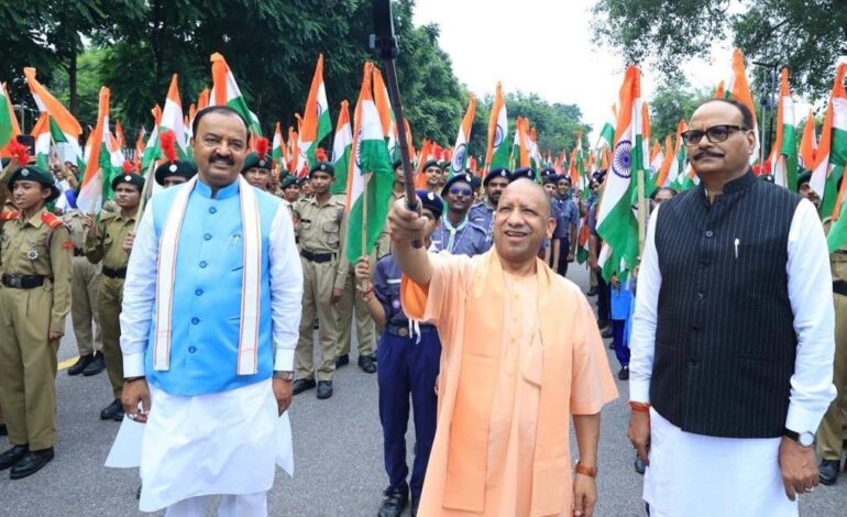 भारत मां, महापुरुषों, क्रांतिकारियों और वीर सैनिकों के प्रति कृतज्ञता का भाव है तिरंगा यात्रा : सीएम योगी