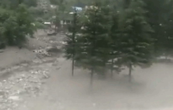 जम्मू-कश्मीर के किश्तवाड़ में बादल फटने से भारी नुकसान की आशंका, बचाव व राहत कार्य जारी