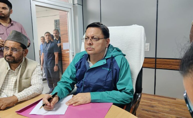 उत्तराखंड : संकट की घड़ी में स्वास्थ्य सुविधाओं को दुरूस्त करने के निर्देश, सीएम धामी की अधिकारियों संग बैठक