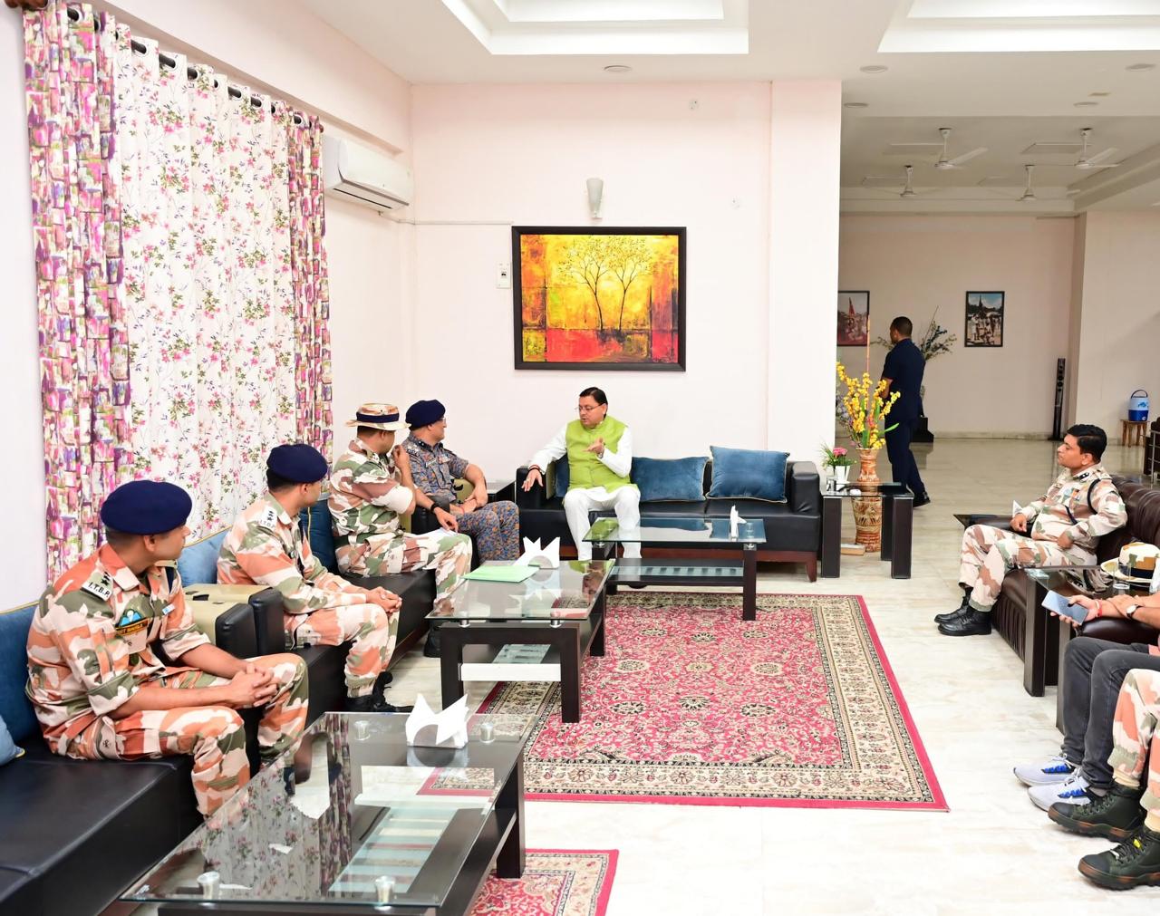 उत्तराखंड में मानसून का कहर: स्कूल बंद, सीएम धामी ने रेस्क्यू टीम से की मुलाकात, दिए जरूरी निर्देश