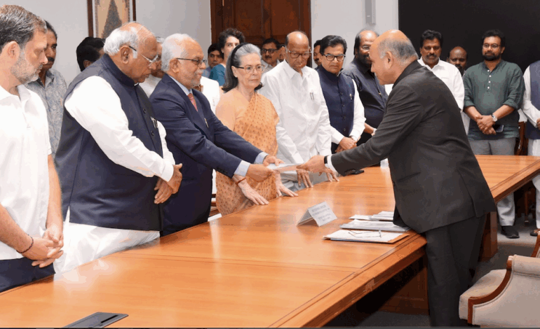 उपराष्ट्रपति चुनावः इंडी गठबंधन के उम्मीदवार बी. सुदर्शन रेड्डी ने किया नामांकन