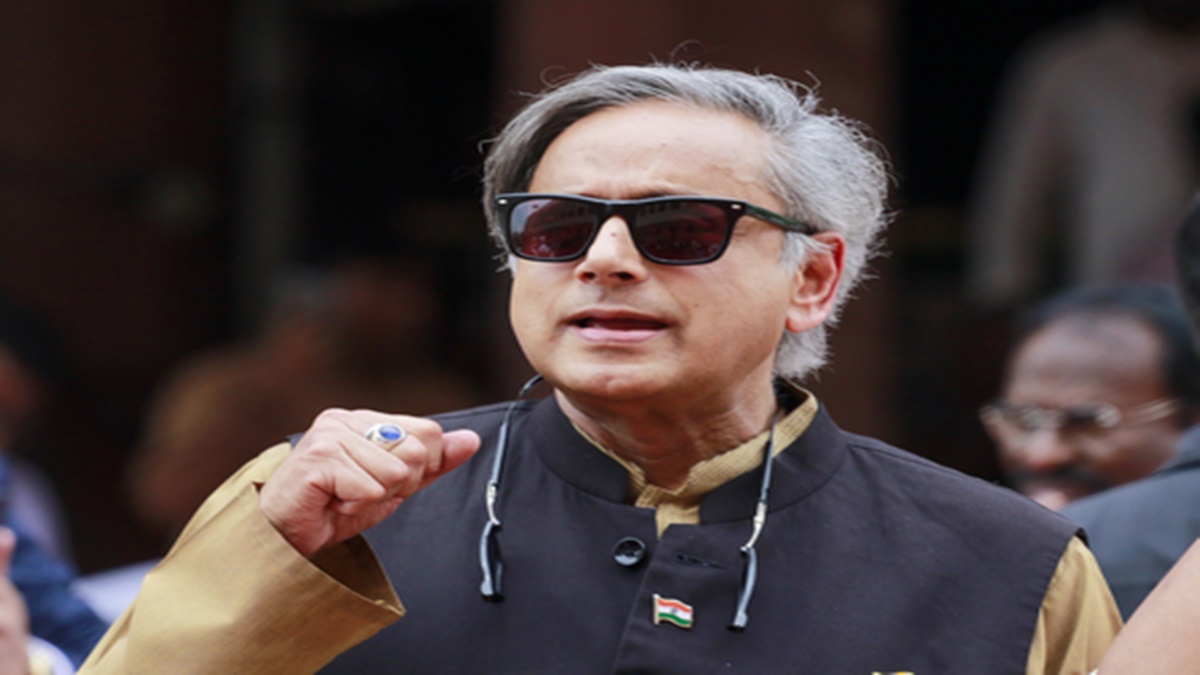 न्यूक्लियर धमकी कभी स्वीकार नहीं, अमेरिका से रिश्ते अहम : शशि थरूर