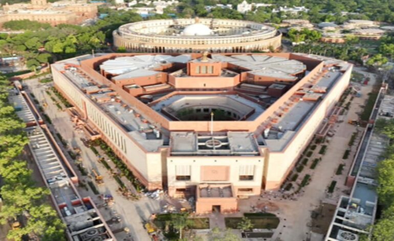 राज्यसभा में विपक्ष का हंगामा, सोमवार तक के लिए कार्यवाही स्थगित