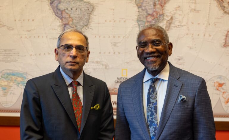 डोनाल्ड ट्रंप की टैरिफ नीति के बीच अमेरिकी सांसद से मिले भारतीय राजदूत क्वात्रा