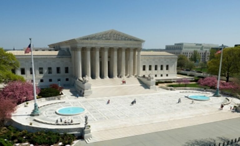 अमेरिकी सुप्रीम कोर्ट ने टैरिफ कम करने के फैसले के खिलाफ ट्रंप की अपील पर सुनवाई की तेज