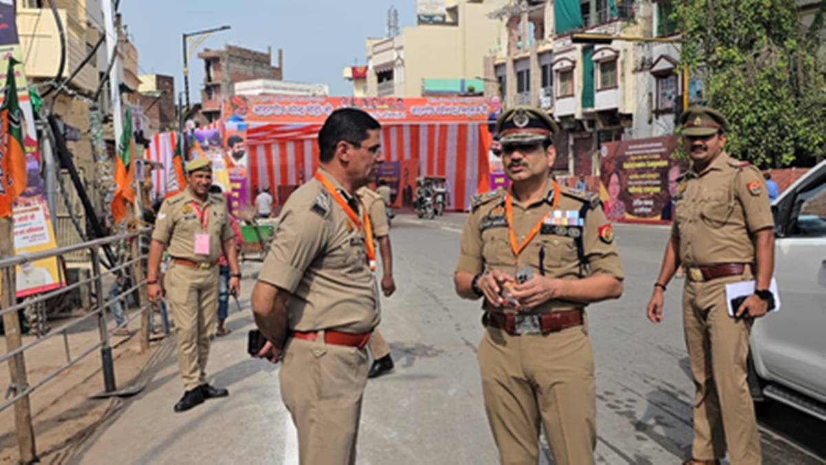 वाराणसी: प्रधानमंत्री मोदी के आगमन के मद्देनजर अभूतपूर्व सुरक्षा, 5 हजार पुलिसकर्मी तैनात