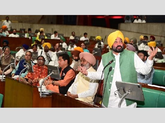 बाढ़ में मारे गए 59 लोगों सहित कई हस्तियों को दी गई श्रद्धांजलि