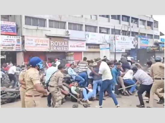 Big Breaking : सड़क पर बनी ‘I Love Mohammed’ रंगोली पर ‘महा-बवाल’! लाठीचार्ज, 30 लोग हिरासत में