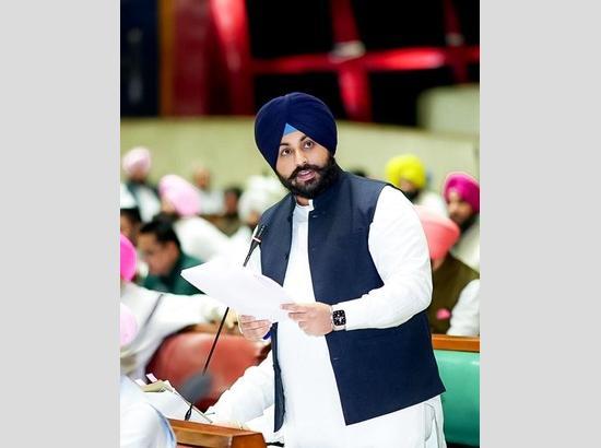 Harjot Bains ने विधानसभा में कांग्रेस-BJP को घेरा! बोले – ‘CM की बीमारी पर भी…’