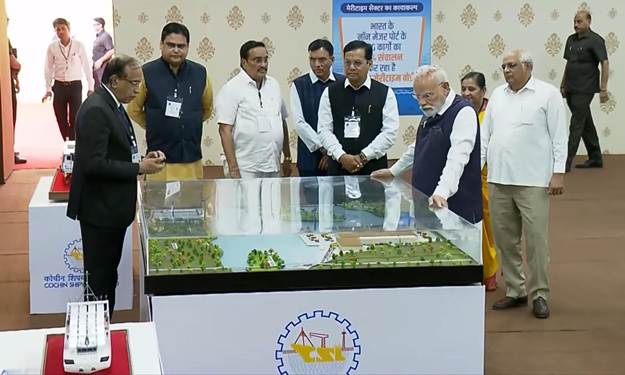 कोचीन शिपयार्ड आत्मनिर्भर भारत की ओर अग्रसर; जहाज निर्माण के क्षेत्र में दीर्घकालिक सहयोग के लिए एचडी कोरिया के साथ समझौता ज्ञापन पर हस्ताक्षर