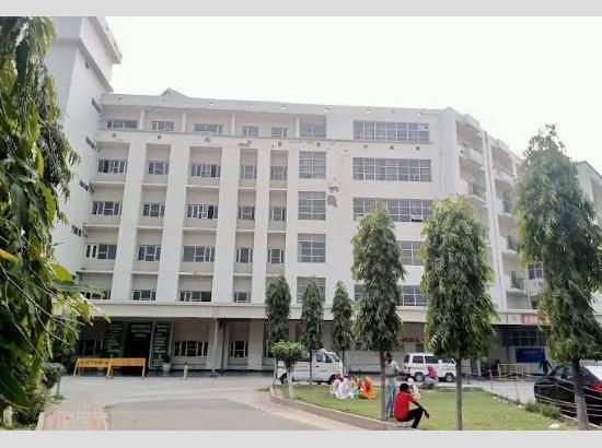 Delhi Blast : ED ने Al-Falah University से जुड़े 25 ठिकानों पर की छापेमारी