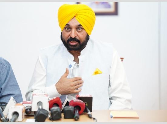 CM Bhagwant Mann ने PU Senate मामले पर केंद्र को दी चेतावनी! बोले- ‘पंजाबियों को