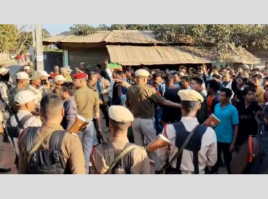 Assam में बवाल के बाद Internet बंद; हिंसा में 2 की मौत और 45 घायल