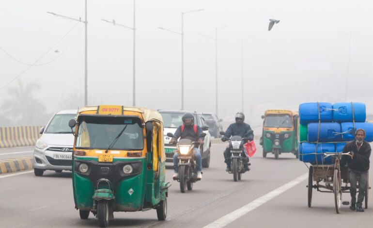 Weather Update: पहाड़ों पर हो रही बर्फबारी का असर मैदानी इलाकों में, मौसम ने बदला फिर मिजाज