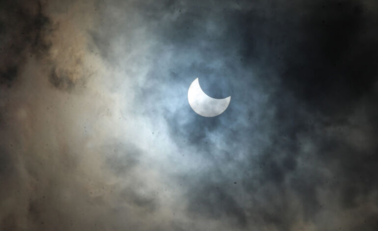3 मार्च को लगने जा रहा है साल का पहला चंद्रग्रहण, भारत के अधिकांश स्थानों पर दिखाई देगा