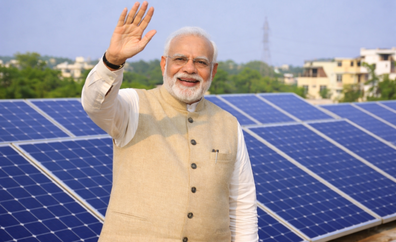 पीएम-सूर्यघर योजना: स्वच्छ ऊर्जा मिशन तेज, सोलर पैनल से रोशन होंगे लाखों घर