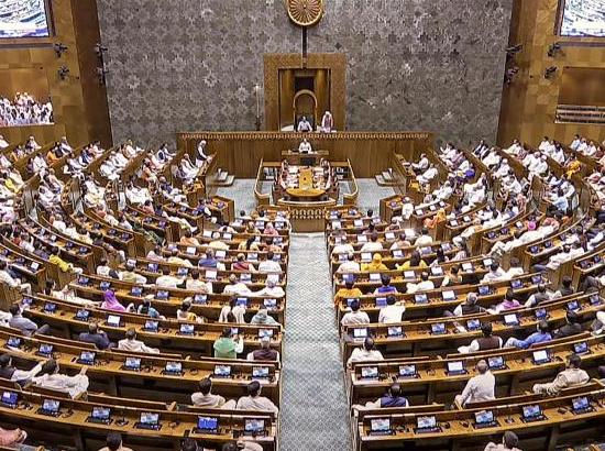 लोकसभा ने विपक्ष के 8 सांसदों का निलंबन रद्द किया