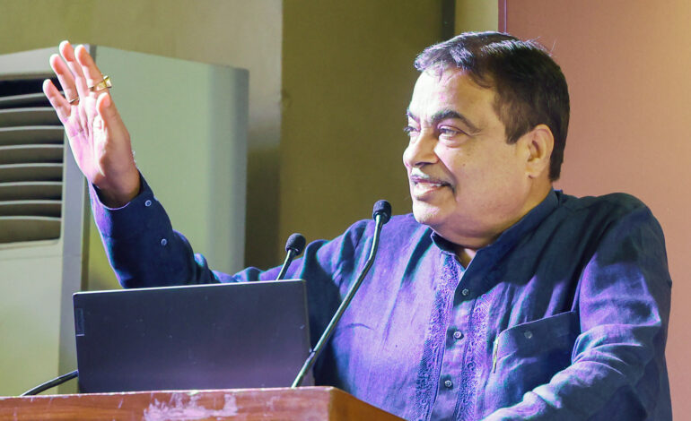 जम्मू-कश्मीर में एनएच-44 पर सुरक्षा व यात्री सुविधा के लिए महत्वपूर्ण कार्य पूरे : नितिन गडकरी