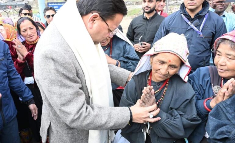 बद्रीनाथ धाम में आस्था का माहौल, देश-विदेश से श्रद्धालुओं का उमड़ा सैलाब