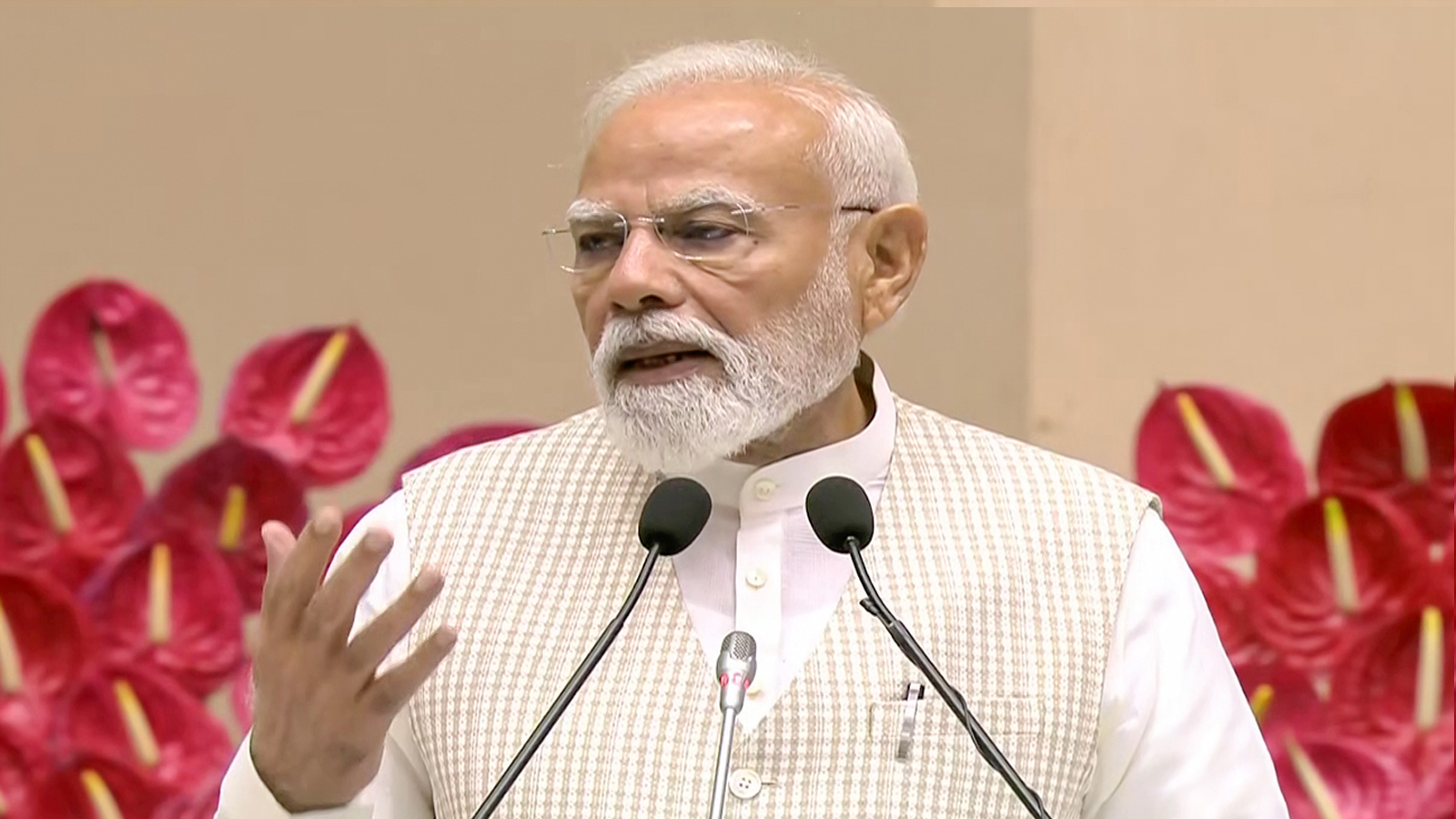 महिला नेतृत्व से सिस्टम बनता है संवेदनशील : नारी शक्ति वंदन सम्मेलन में पीएम मोदी
