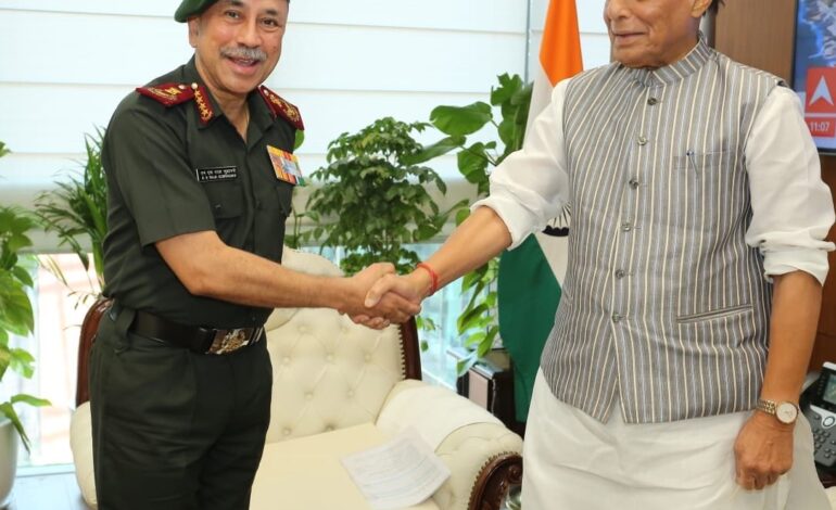 रक्षा मंत्री से मिले नए CDS और नौसेना प्रमुख, सैन्य नेतृत्व के नए दौर की शुरुआत