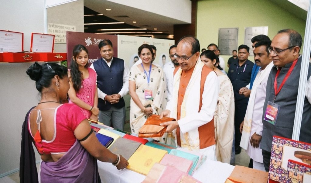राष्ट्रीय ग्रामीण विकास सम्मेलन 2026 संपन्न, ‘सरस शक्ति’ कलेक्शन और कॉफी टेबल बुक लॉन्च