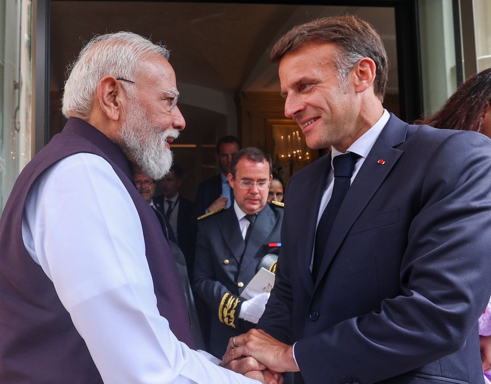 भारत-फ्रांस विशेष वैश्विक रणनीतिक साझेदारी, दोनों देशों के लोगों के लिए अवसर पैदा करने के लिए कई अहम समझौते