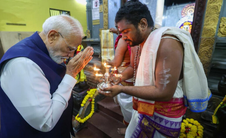 पीएम मोदी ने विक्टोरिया में अरुल मिहु नवशक्ति विनायक मंदिर में पूजा-अर्चना की