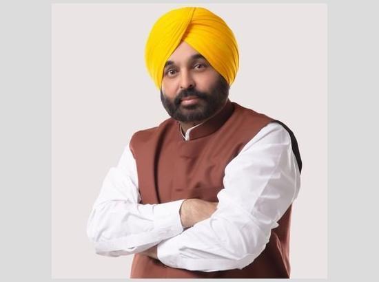 CM मान ने जत्थेदार के फ़ैसले पर कड़ा रुख अपनाते हुए उन्हें ‘गुरु द्रोही’ और ‘पंथ विरोधी’ कहा;