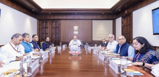 जनसांख्यिकीय बदलावों पर बनी हाई लेवल कमिटी ने अमित शाह से की मुलाकात, जल्द सिफारिशें देने का सुझाव