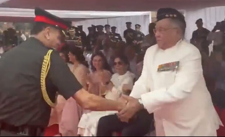 सेना प्रमुख जनरल धीरज सेठ का ‘गार्ड ऑफ ऑनर्स समारोह, पिता को किया सैल्यूट, परिजनों का लिया आशीर्वाद