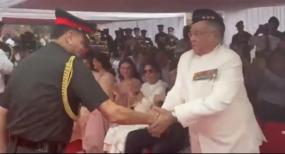 सेना प्रमुख जनरल धीरज सेठ का ‘गार्ड ऑफ ऑनर्स समारोह, पिता को किया सैल्यूट, परिजनों का लिया आशीर्वाद