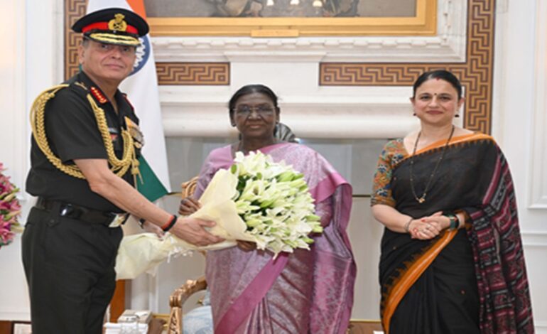 राष्ट्रपति द्रौपदी मुर्मु से मिले थलसेना प्रमुख, राष्ट्रीय सुरक्षा से जुड़े मुद्दों पर हुई चर्चा