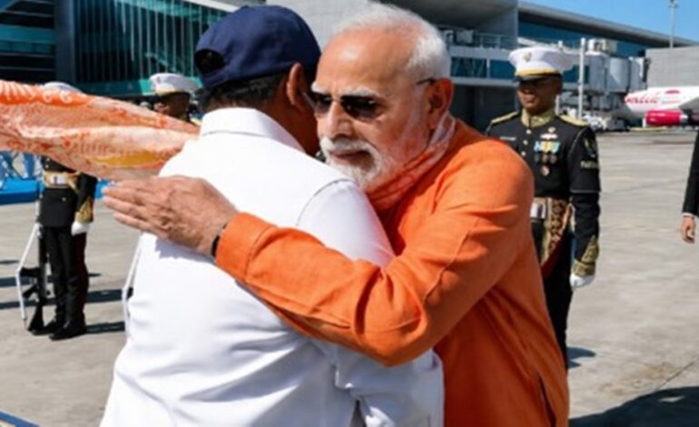 तीन दिवसीय इंडोनेशिया दौरा संपन्न करने के बाद प्रधानमंत्री मोदी दूसरे चरण के लिए ऑस्ट्रेलिया रवाना