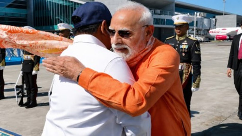 तीन दिवसीय इंडोनेशिया दौरा संपन्न करने के बाद प्रधानमंत्री मोदी दूसरे चरण के लिए ऑस्ट्रेलिया रवाना